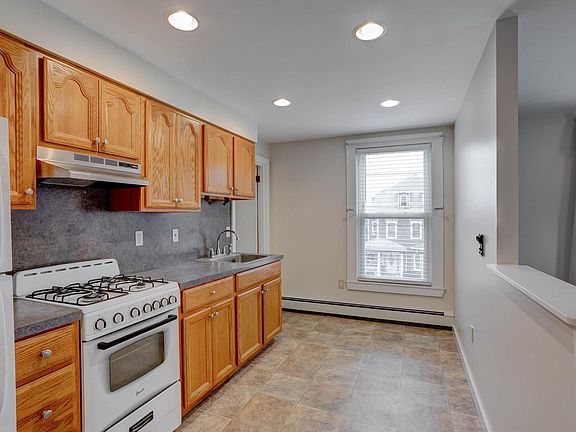 2nd image of 122 Lowell St #3