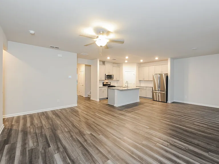 6068 Hickory Creek Ct — Photo 6