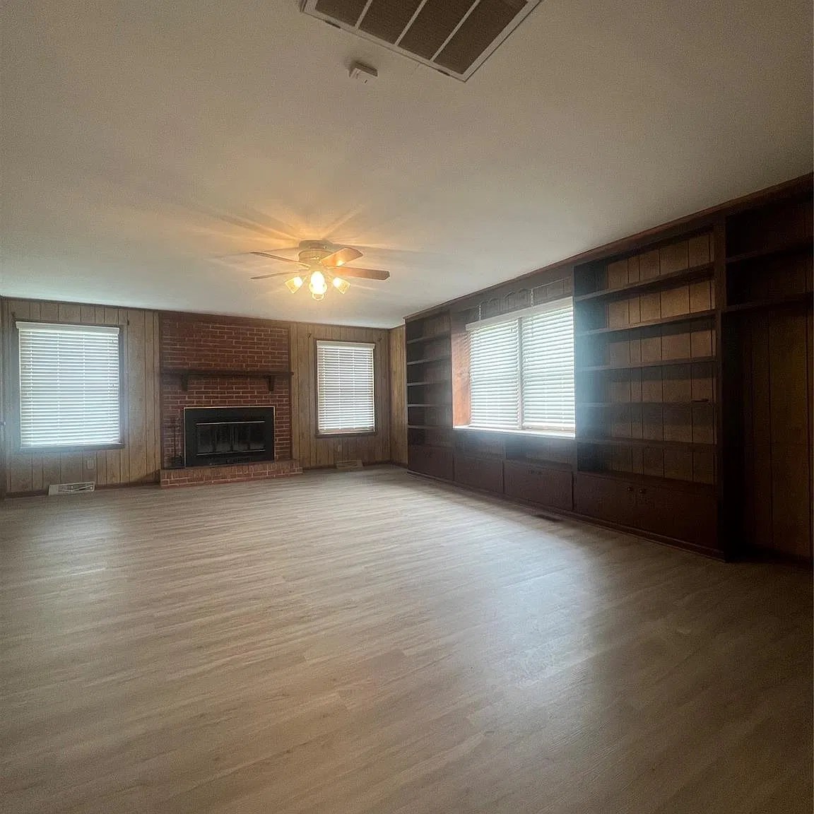 3 bed, 1.5 bath, $1,595 — Photo 2