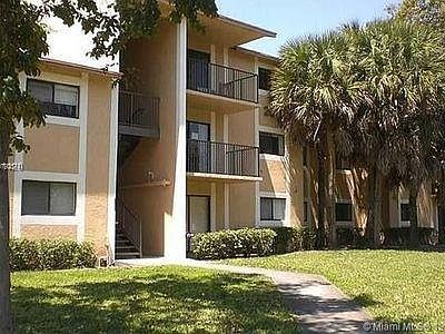 2nd image of 306 Palm Cir W