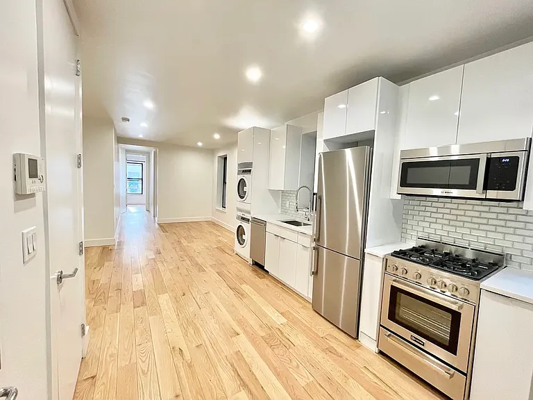 216 W 22nd St #3FE — Photo 1