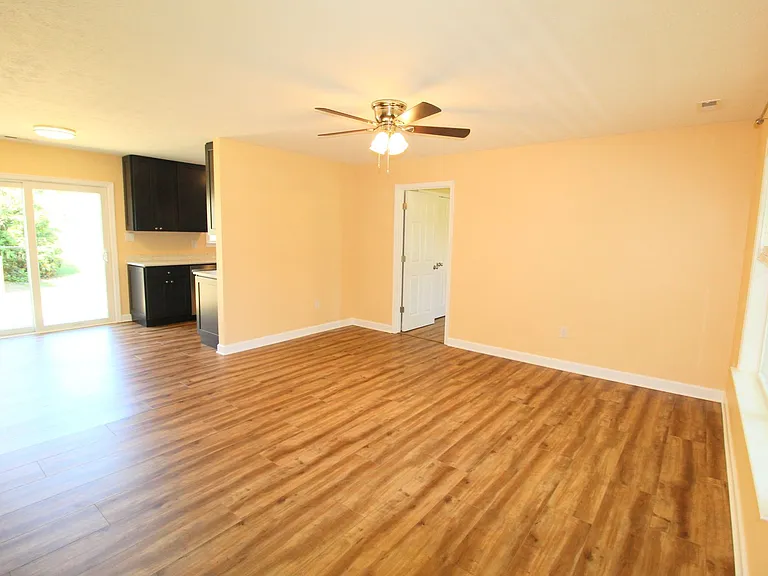 1465 Offenbacker Rd — Photo 2