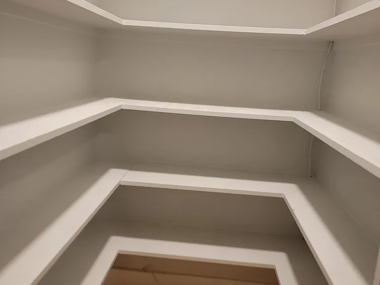 1017 Phoenix Ct — Photo 8