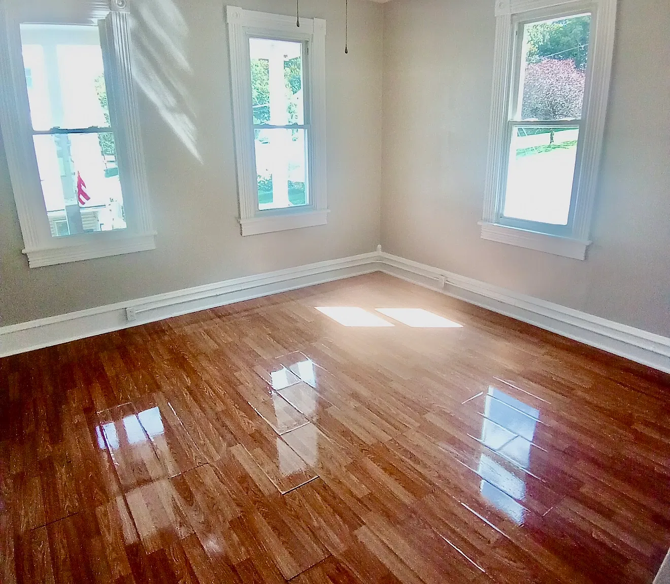 3 bed, 1892 sqft, $975 — Photo 2