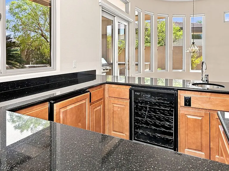 6 Old Marsh Ct — Photo 21