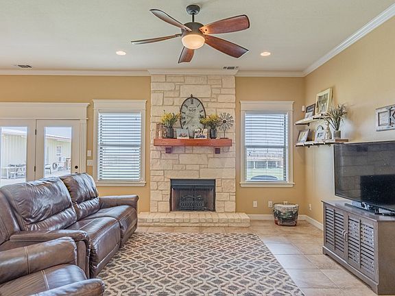 3rd image of 8128 McCormick Dr