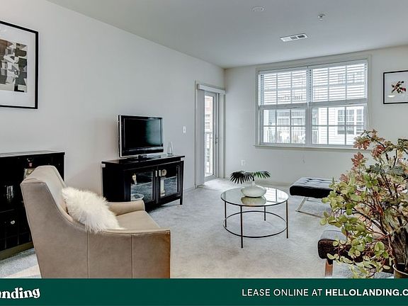 5th image of 601 12th St S #1316