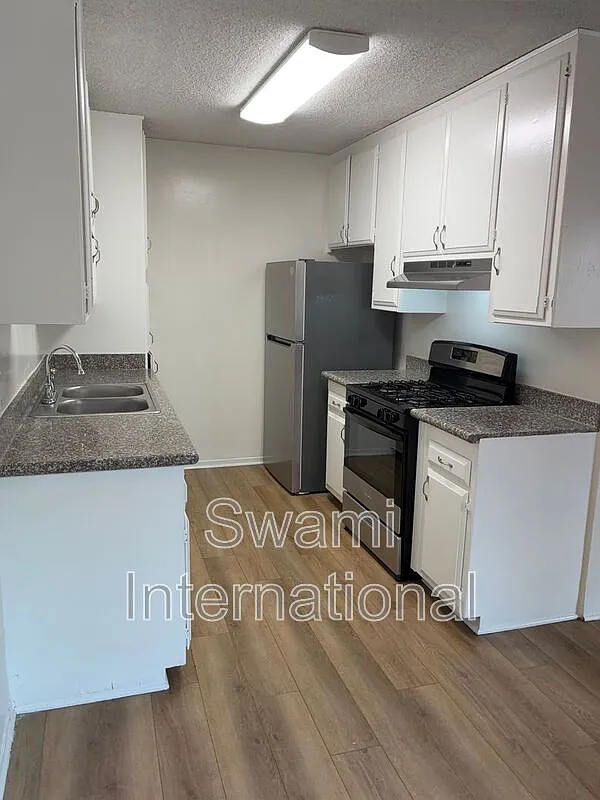 2 bed, 1.0 bath, 1000 sqft, $2,375 — Photo 3