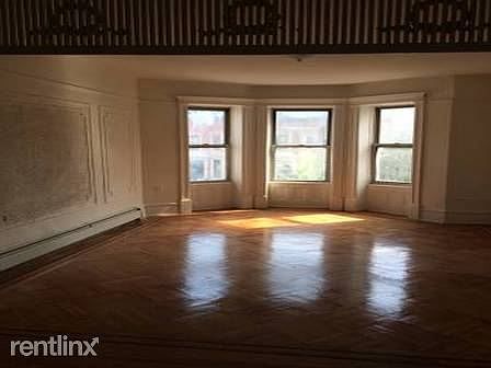1st image of 252 Lefferts Ave