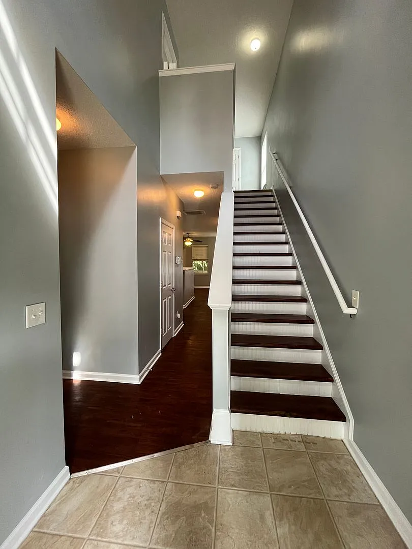 3 Bedroom Townhome in Liberty Hall — Photo 2