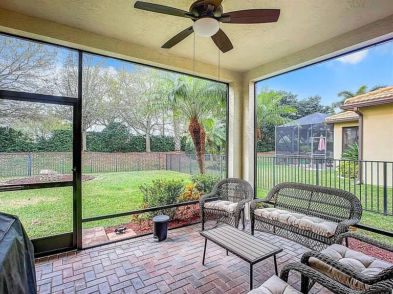 11931 SW Crestwood Cir — Photo 30