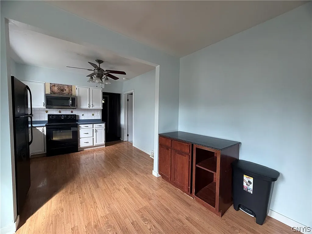 2 bed, 1.5 bath, 1980 sqft, $1,500 — Photo 3