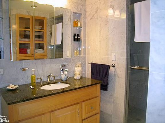 4th image of 55 W 95th St #5