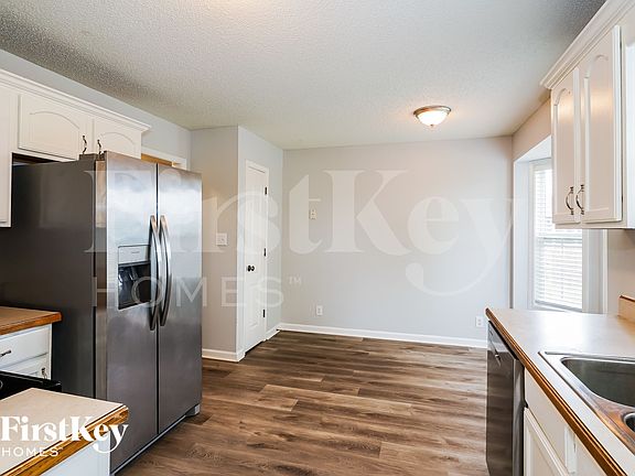 5th image of 1407 Ambleside Dr