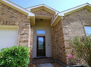 9927 Lynnwood Dr, Baytown, TX 77521