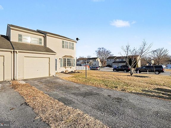 2nd image of 2941 Milky Way