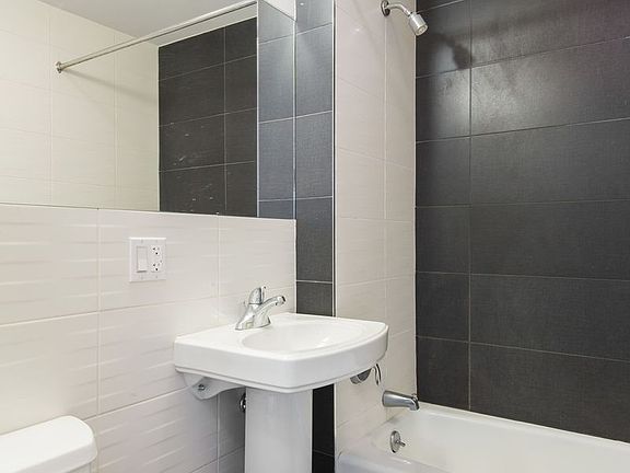 3rd image of 1078 Fulton St APT 3A