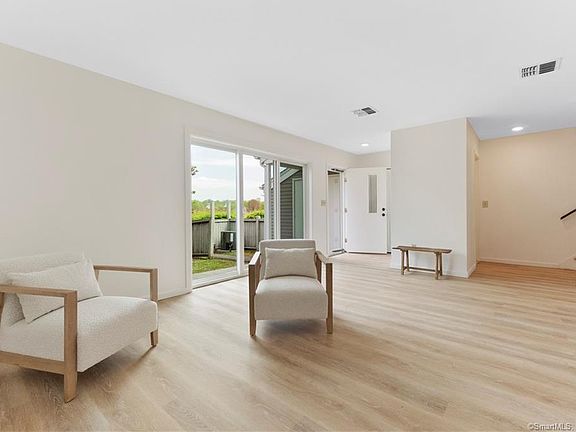 5th image of 92 Limewood Ave Unit A3