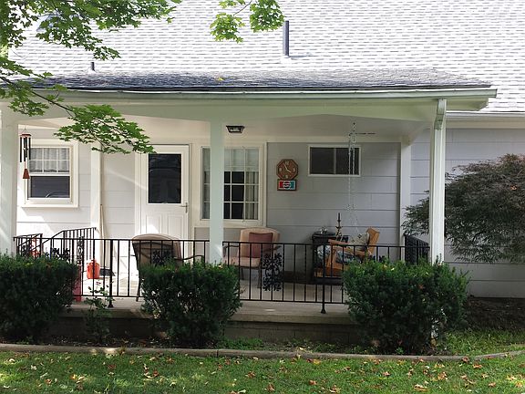 2nd image of 1740 Maplewood St NE