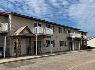 4562 Arrowhead Dr APT 3, Eau Claire, WI 54703