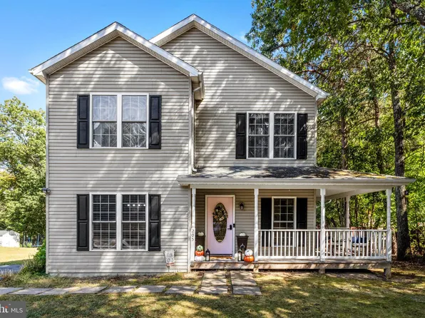 205 Lake Holiday Rd, Cross Junction, VA 22625