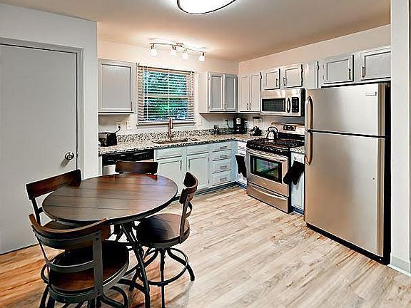 5th image of 431 Eddy Ln #A
