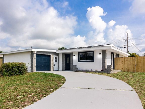 3rd image of 750 Bianca Dr NE