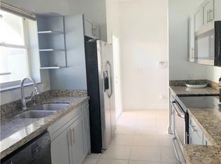 940 SW 86th Ave, Hollywood, FL 33025