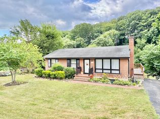 4520 Cresthill Dr, Roanoke, VA 24018