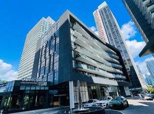 90 Queens Wharf Rd #811, Toronto, ON M5V 0J4