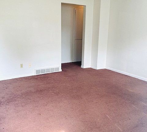 3rd image of 1097 Seward Ave