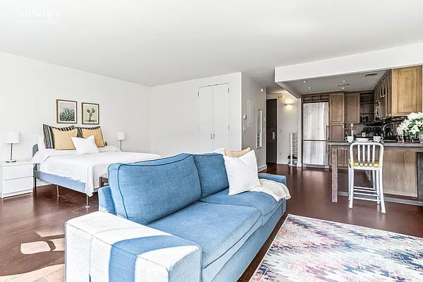 Rented by Sotheby's International Realty | media 12