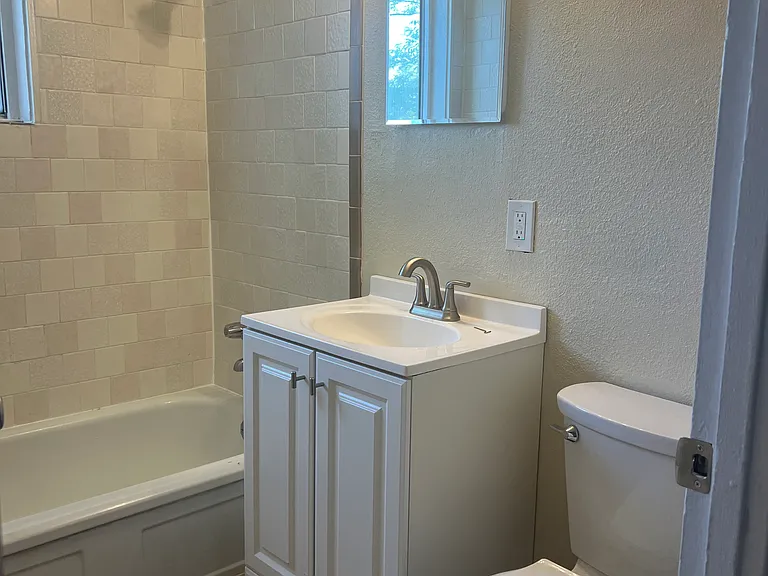3950 N Fresno St — Photo 2