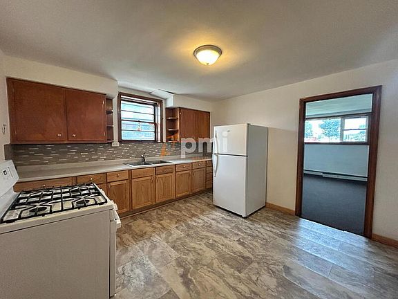 4th image of 1319 W 151st St #Basement