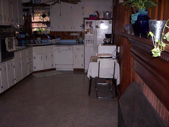 Eat in Kitchen 23x10