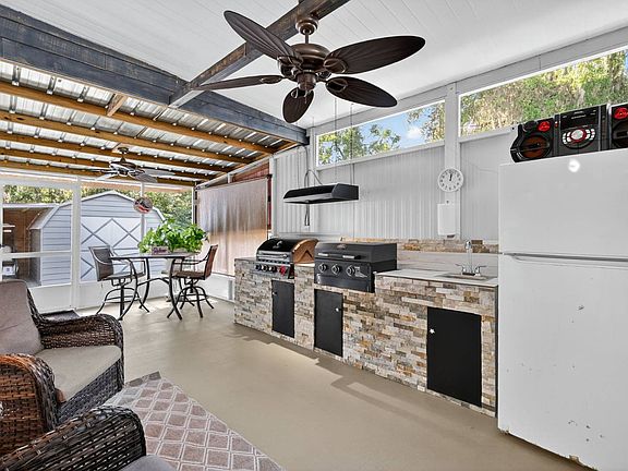 3rd image of 13042 Lemon Ave