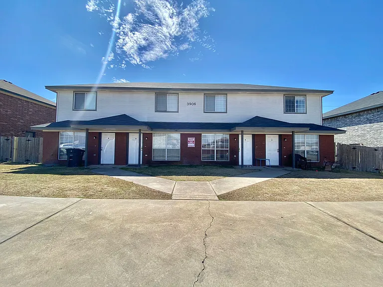 3906 Gus Dr #B — Photo 1