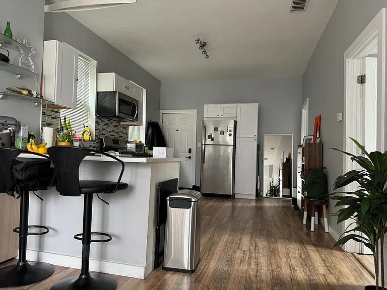 2037 W 19th St #3F — Photo 1