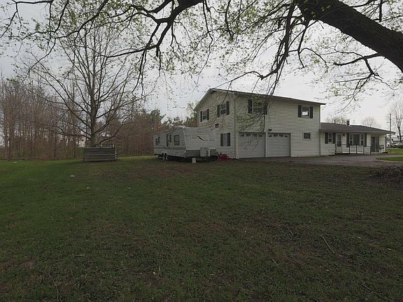 2nd image of 515 E Riverside Rd