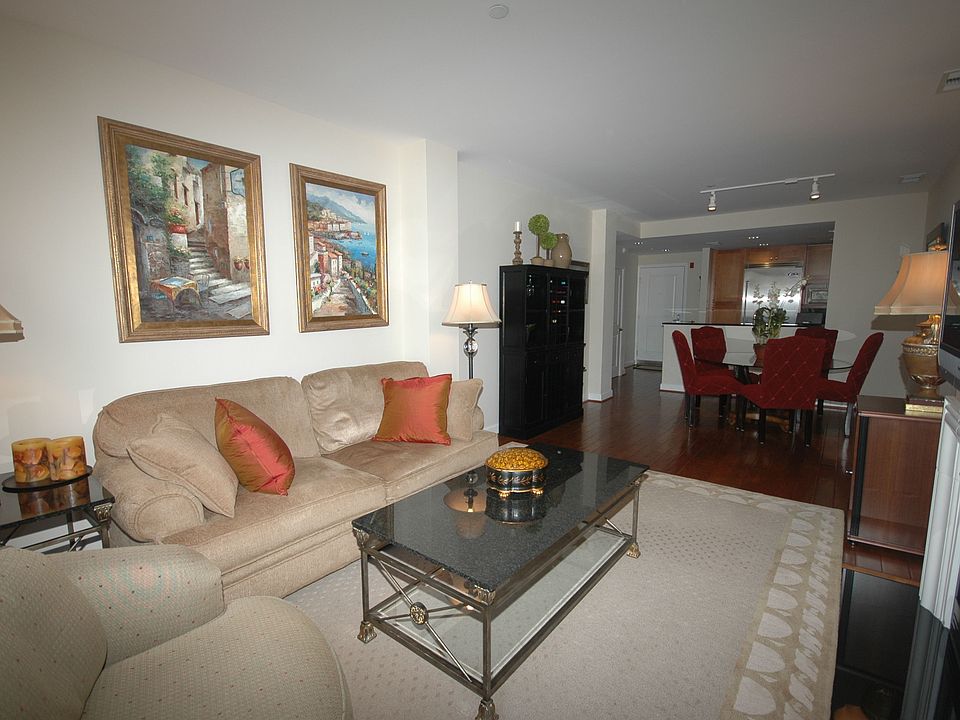 1st image of 800 High St APT 206