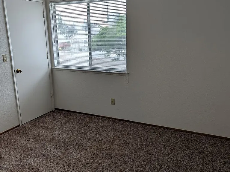 2343 Ferry St — Photo 8