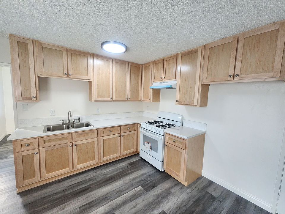 1st image of 10309 S Inglewood Ave #25