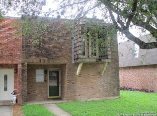 210 Amistad Blvd, Universal City, TX 78148