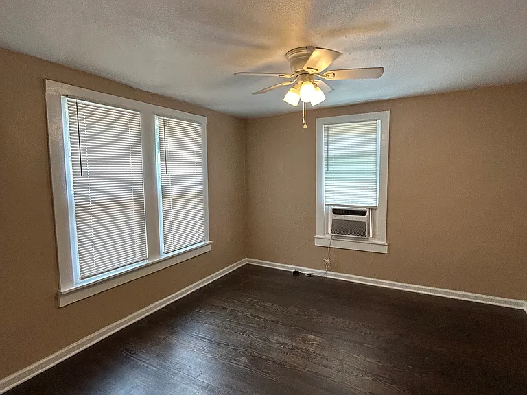 318 E South St #B — Photo 6