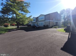 211 Dean Dr, Perkasie, PA 18944