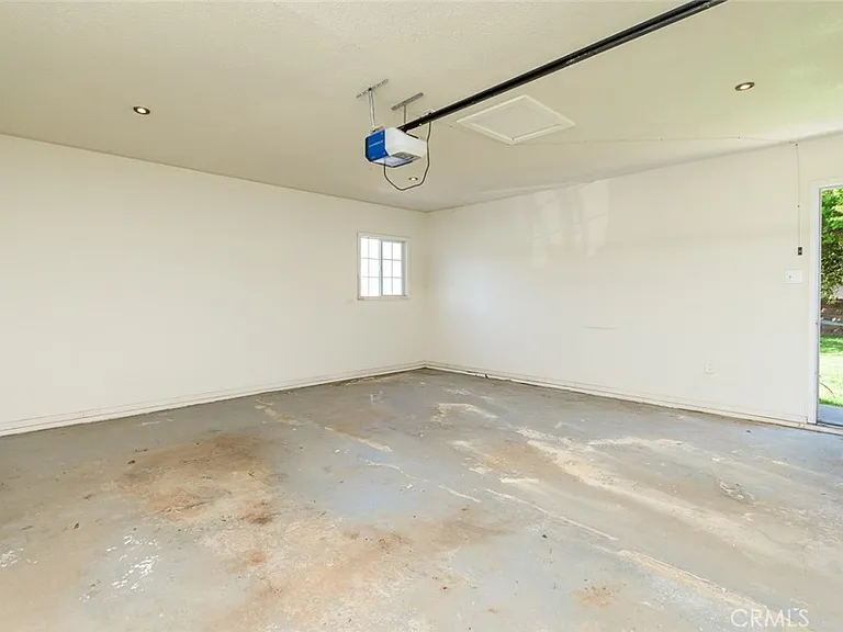 2111 N Verdugo Rd — Photo 45