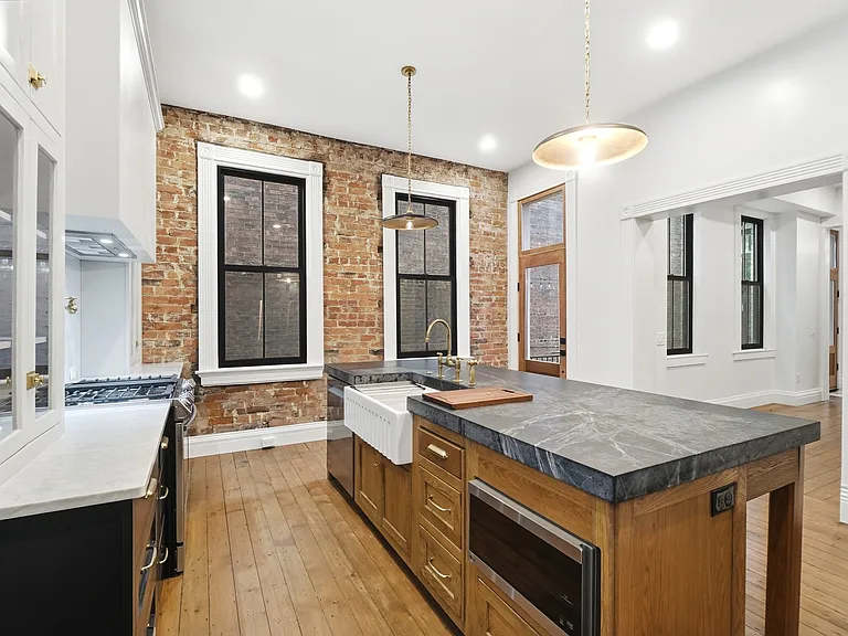 811 Monroe St — Photo 14