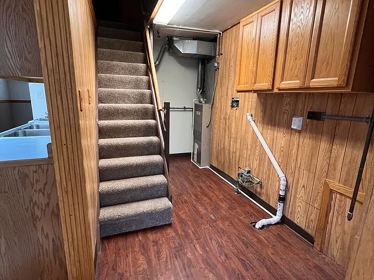 155 N Roanoke Ave — Photo 22