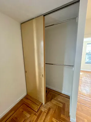 Rented by Universal Realty Group | media 3