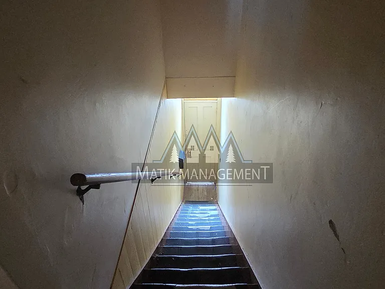 143 Main St W #1/2 — Photo 26